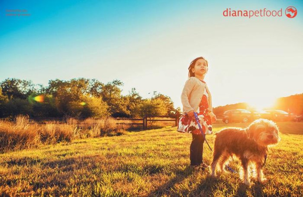 Diana-logo-girl-dog