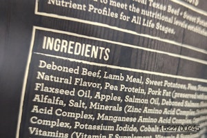 Cat-food-ingredients-label