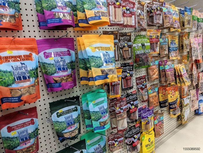 Pet-treat-packaging-pouches