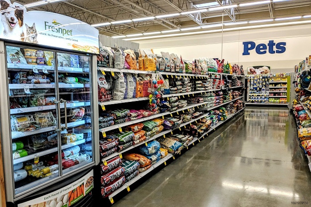 Pet-food-aisle-with-fresh