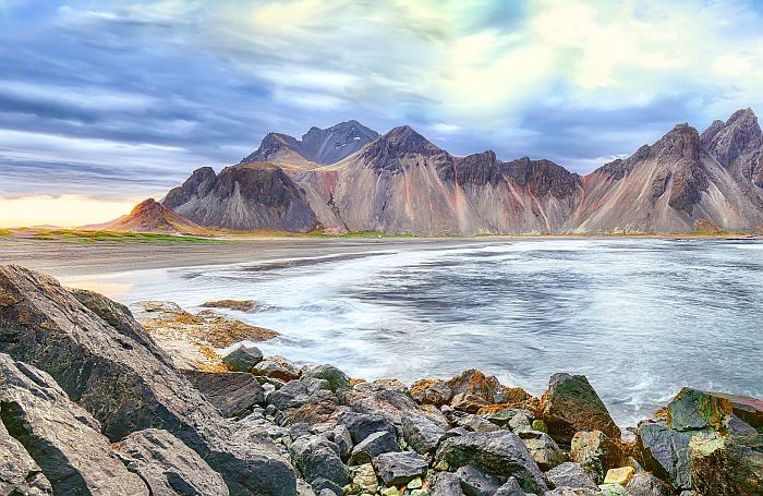 Iceland-beach-ocean-mountains.jpg