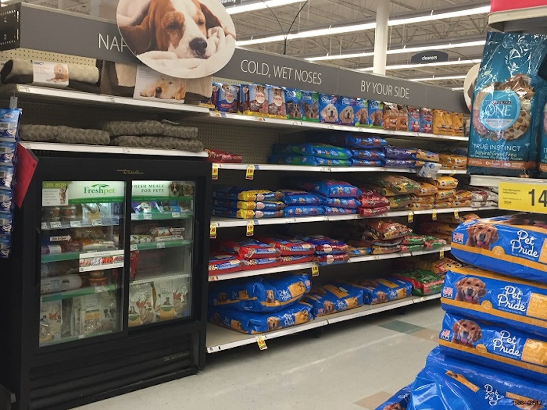 grocery-pet-food-aisle